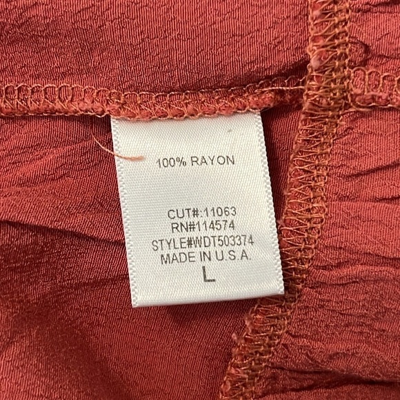 RO & DE Salmon Red Tulip Short Sleeved Blouse - Picture 12 of 13